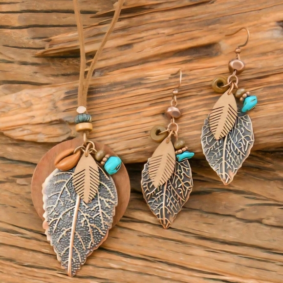 3pc. Bohemian leaf necklace and earrings set NIP - Picture 2 of 4